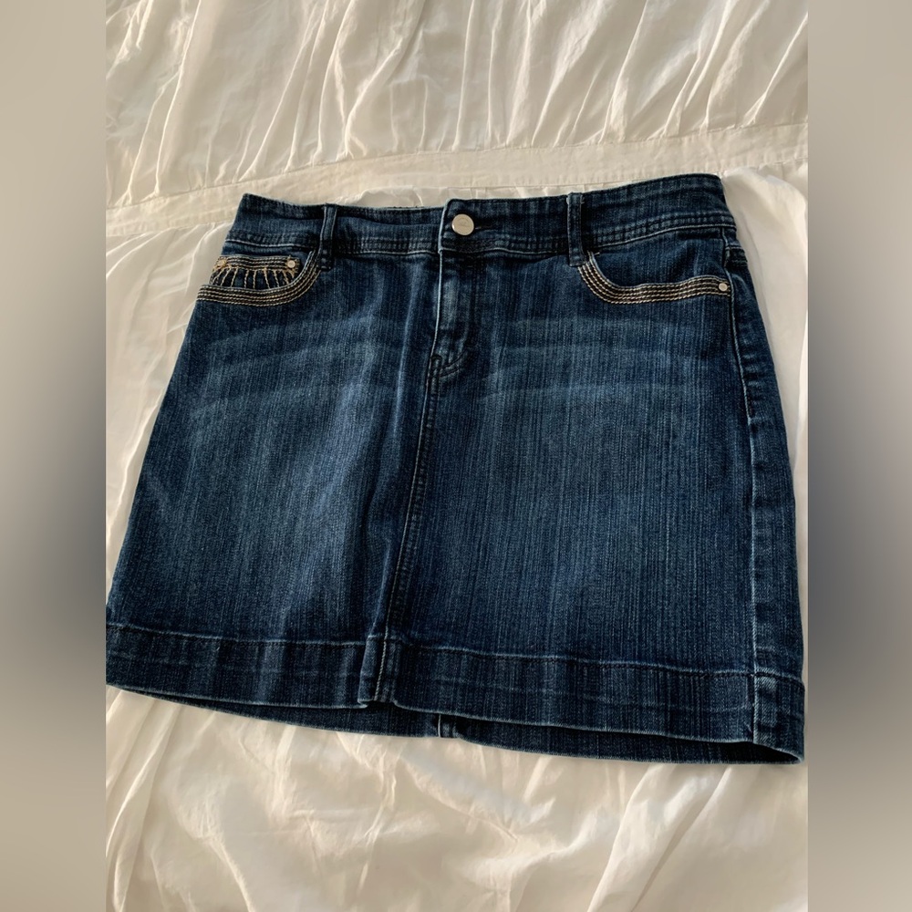 White House Black Market Blue Denim Jean Mini Skirt, Sz 6